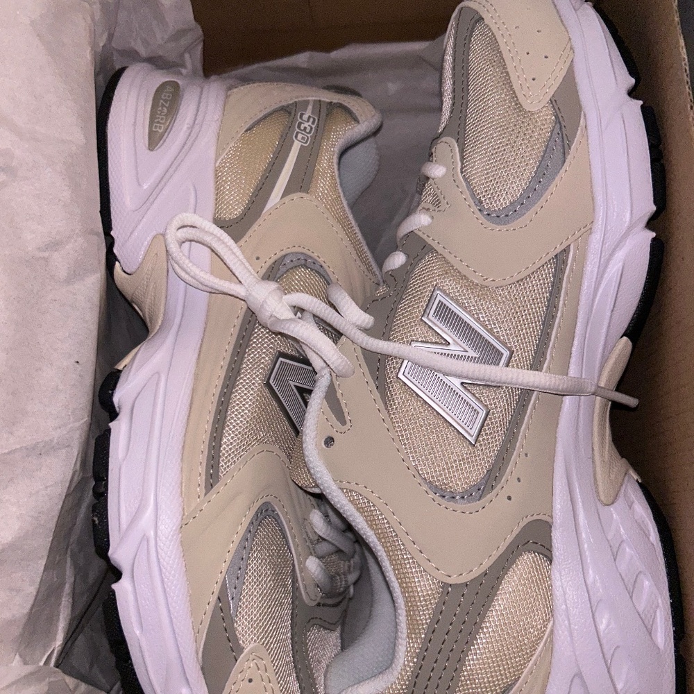 New Balance 530 tan / neutral/ beige/ brown